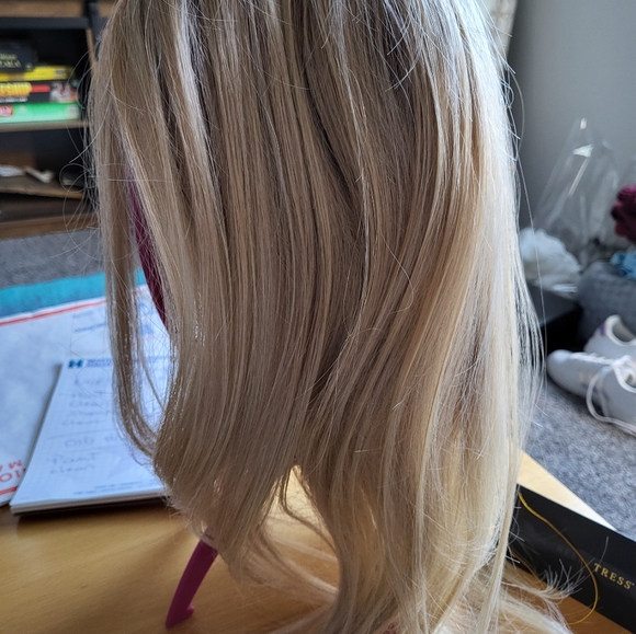 Belletress WIG NEED TO SELL MOVING - Picture 5 of 10